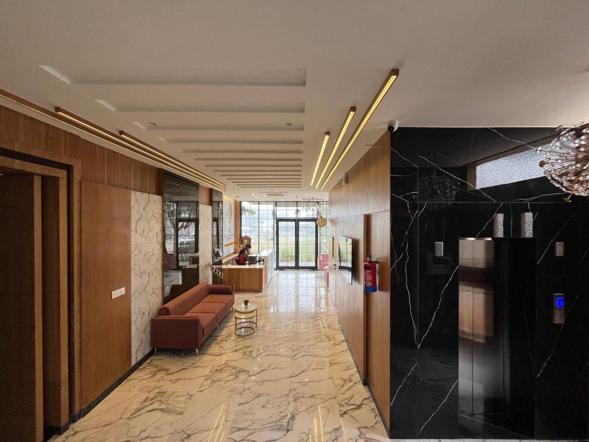 Hotel Three Seasons Vrindāvan Exterior photo