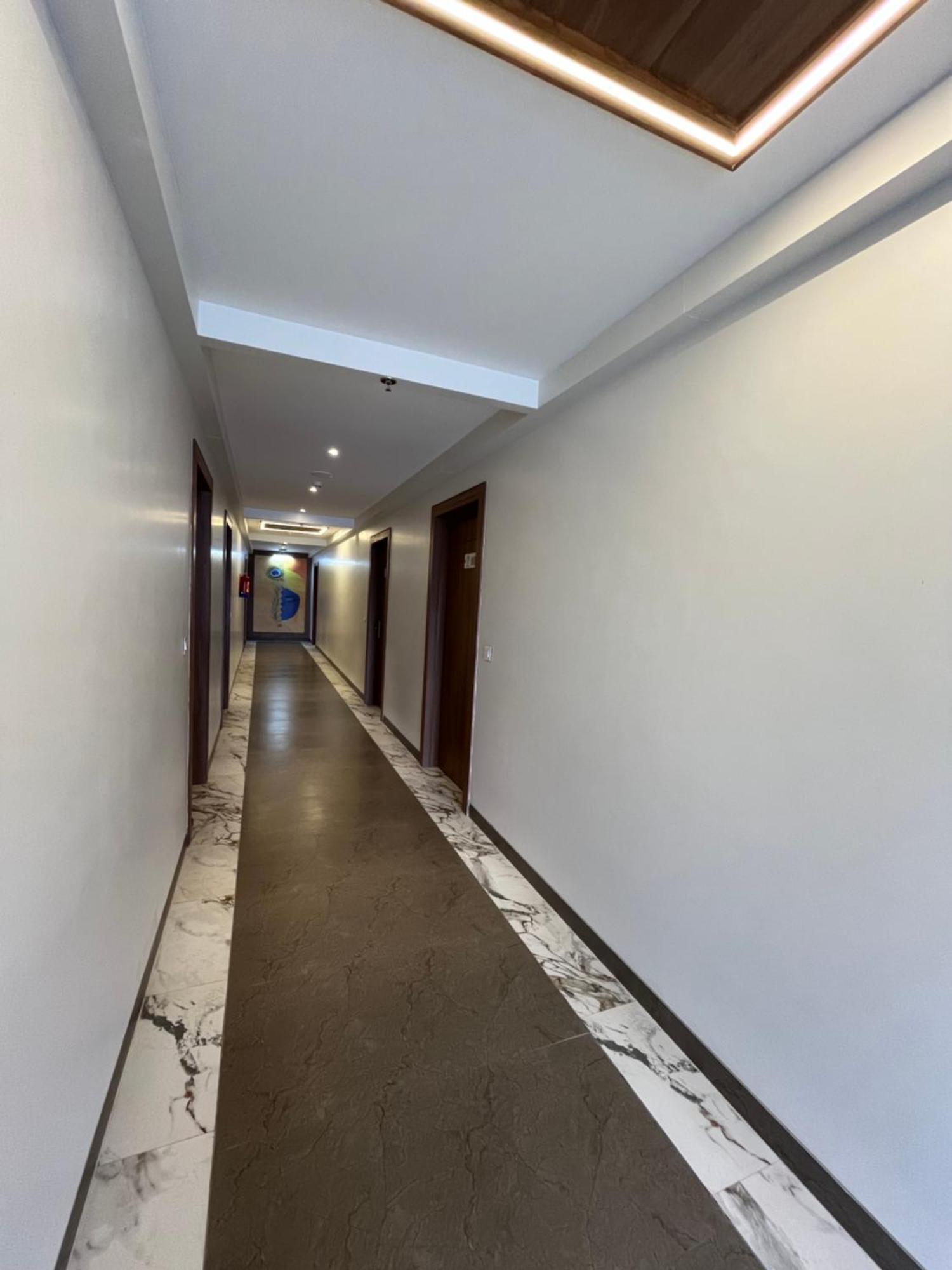 Hotel Three Seasons Vrindāvan Exterior photo